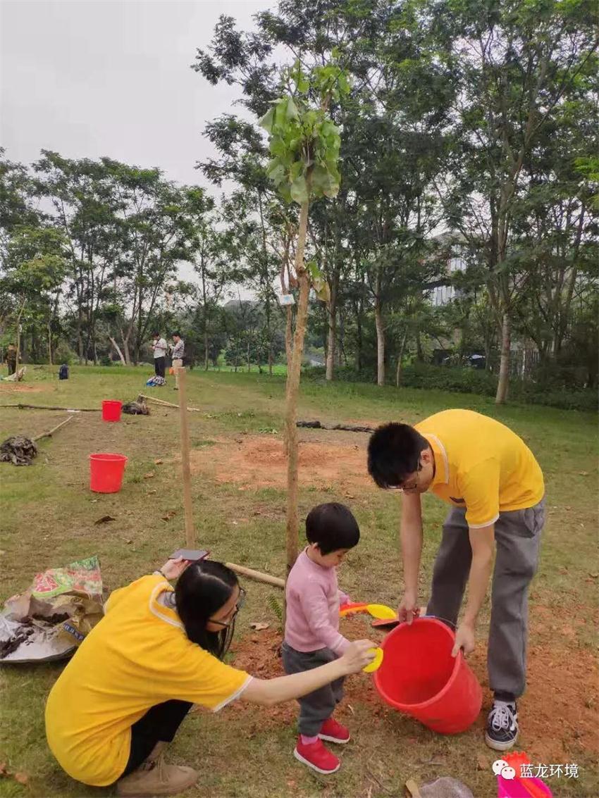 蓝龙环境2019年松山湖同心林慈善植树活动